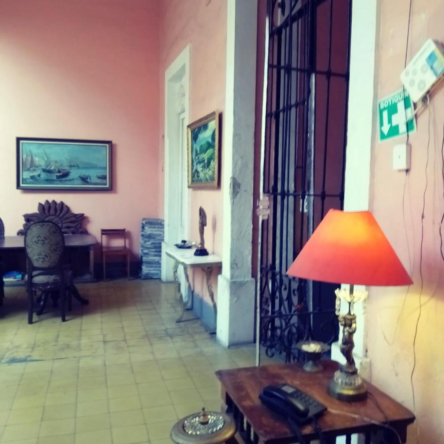 Отель Maska Mansion Gdl, Hosting And Yoga Гвадалахара Экстерьер фото