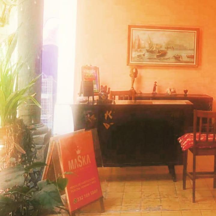 Отель Maska Mansion Gdl, Hosting And Yoga Гвадалахара Экстерьер фото
