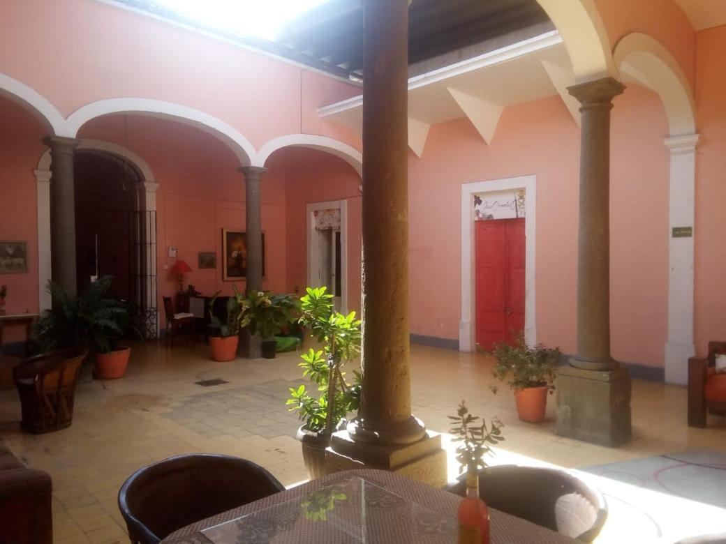 Отель Maska Mansion Gdl, Hosting And Yoga Гвадалахара Экстерьер фото